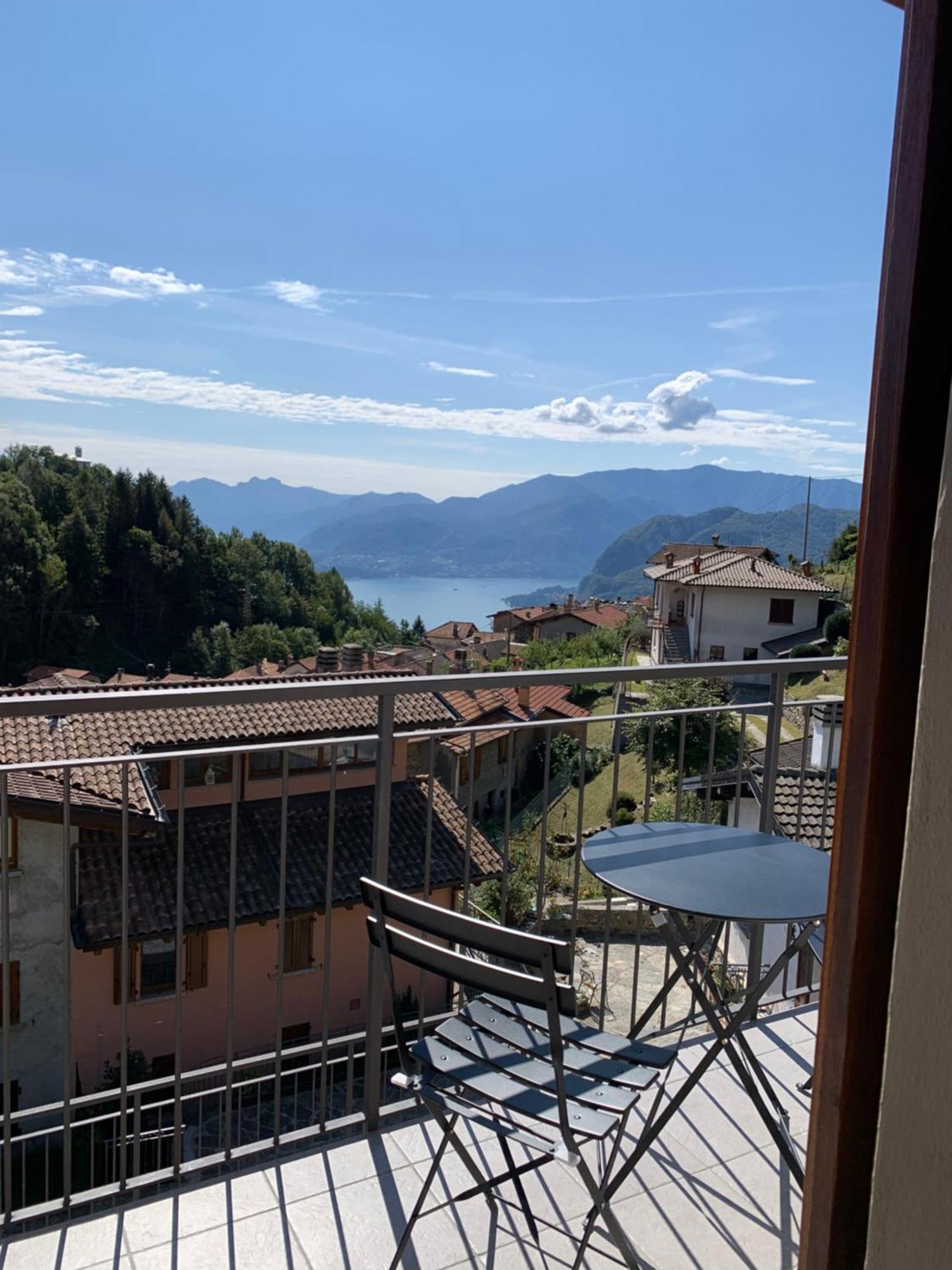 Casa Savina - Stupenda Vista Lago E Monti Plesio Exterior photo